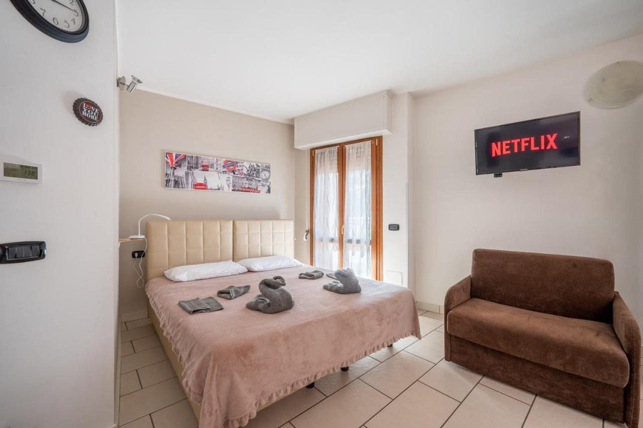 Two Steps From Lake - Lake Maggiore Relax Dormelletto Luaran gambar